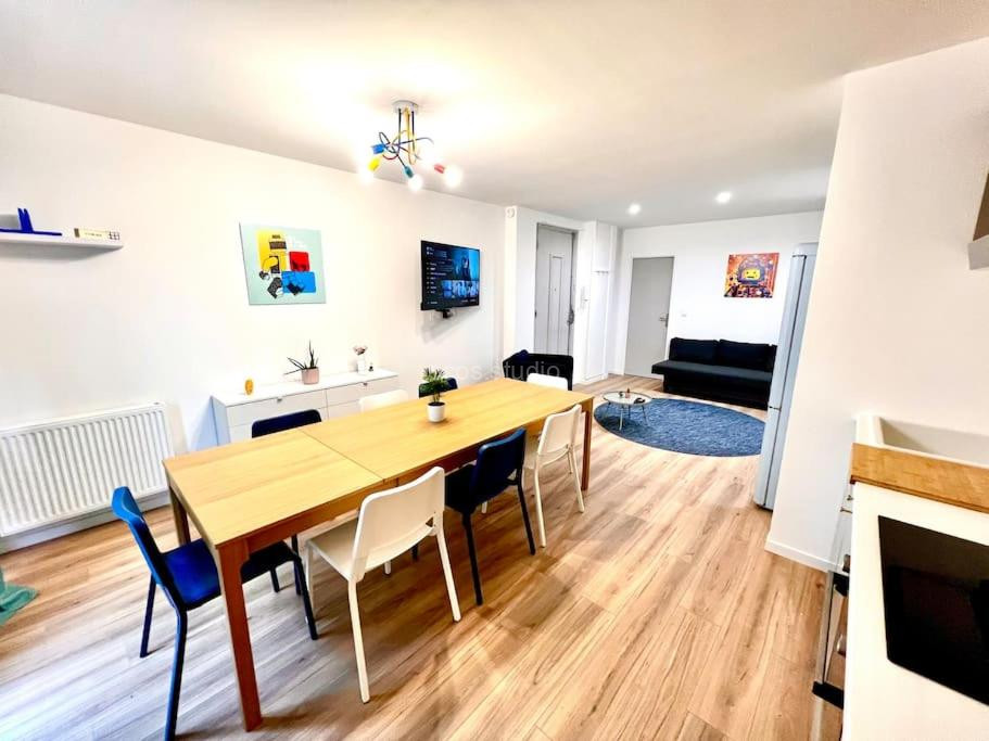 Photo de Le LEGO, 3 chambres, 8 personnes et parking, centre