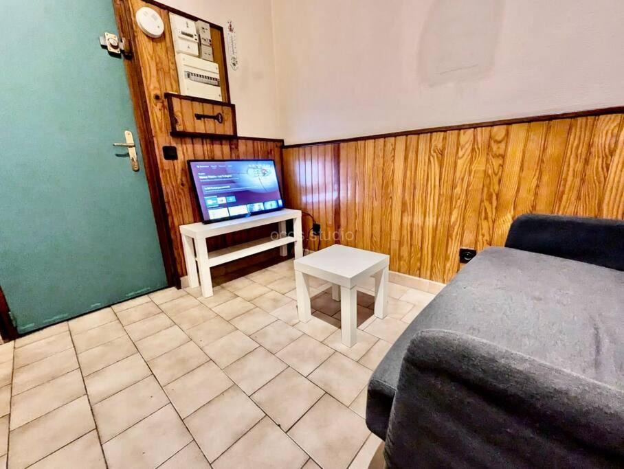 Photo de Studio Centre avec Parking Gratuit - Calme & Tout Equipé