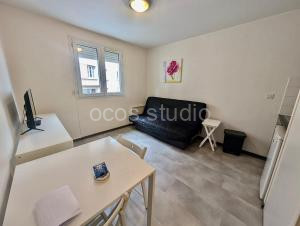 Studio near train station and downtown with free parking à Grenoble
