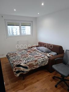 Belle chambre chez l'habitant calme au 4e étage sans ascenseur à Grenoble